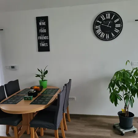 Maya-k Near Center 아파트